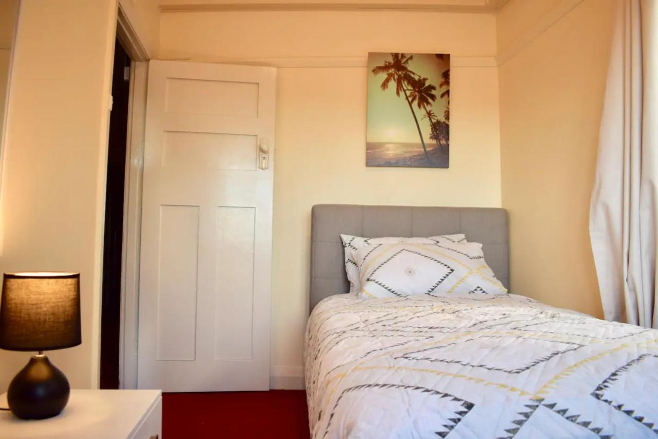 סידני Comfortable 3 Bedroom Apartment In Trendy Haberfield מראה חיצוני תמונה